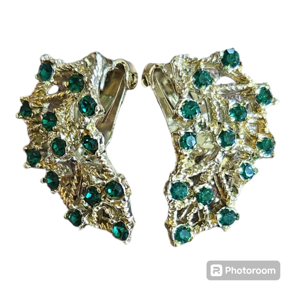 Vintage 1950's Green Stone Clip On Earrings